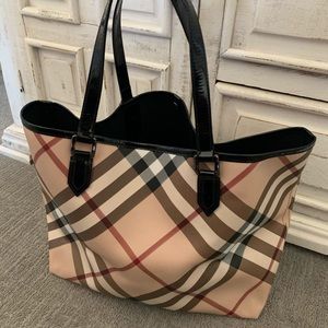 Burberry Nickie Large landscapes tote with wallet